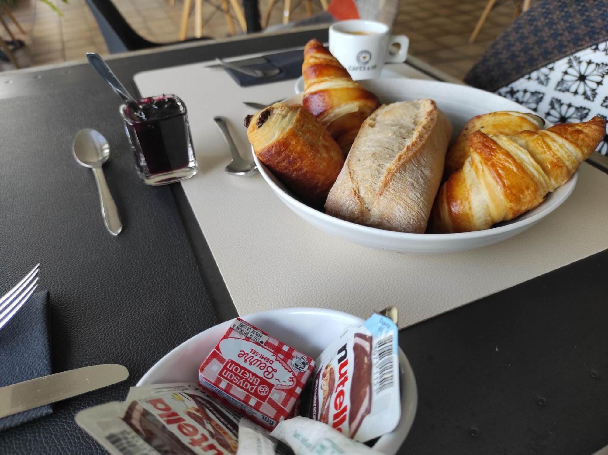Logis Hotel Vannes Nord Le Clos Des Hortensias Locqueltas Экстерьер фото